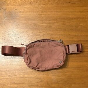 Mauve lululemon Belt Bag